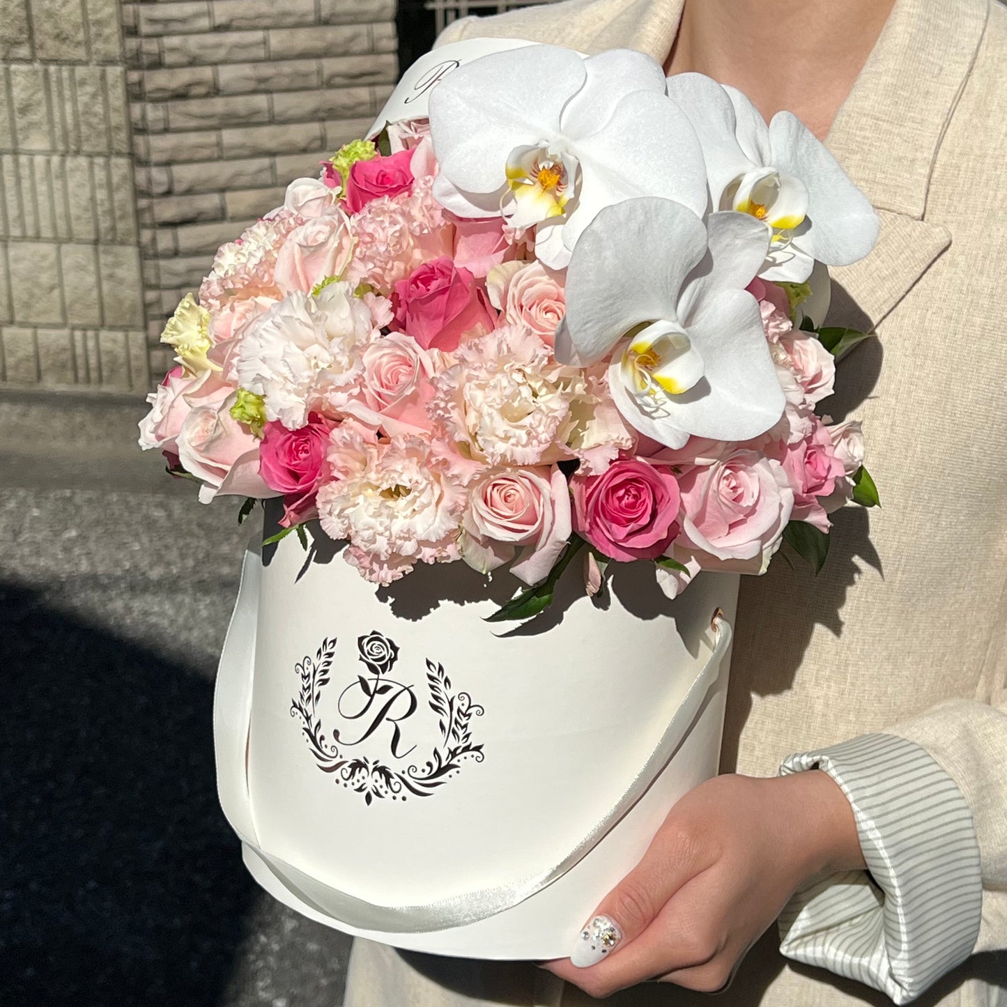 【Mサイズ】ピンクバラとピンクトルコキキョウと胡蝶蘭アレンジメント