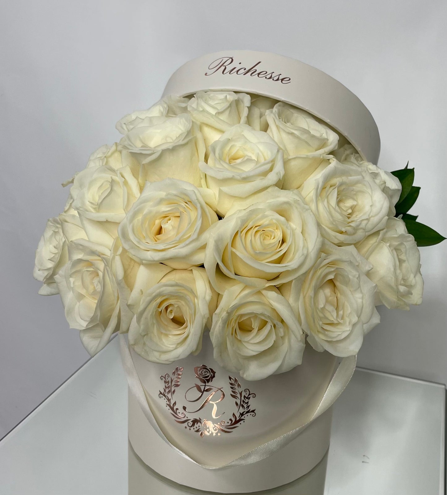 【WHITE BOX】Sサイズのバラのドームフラワー