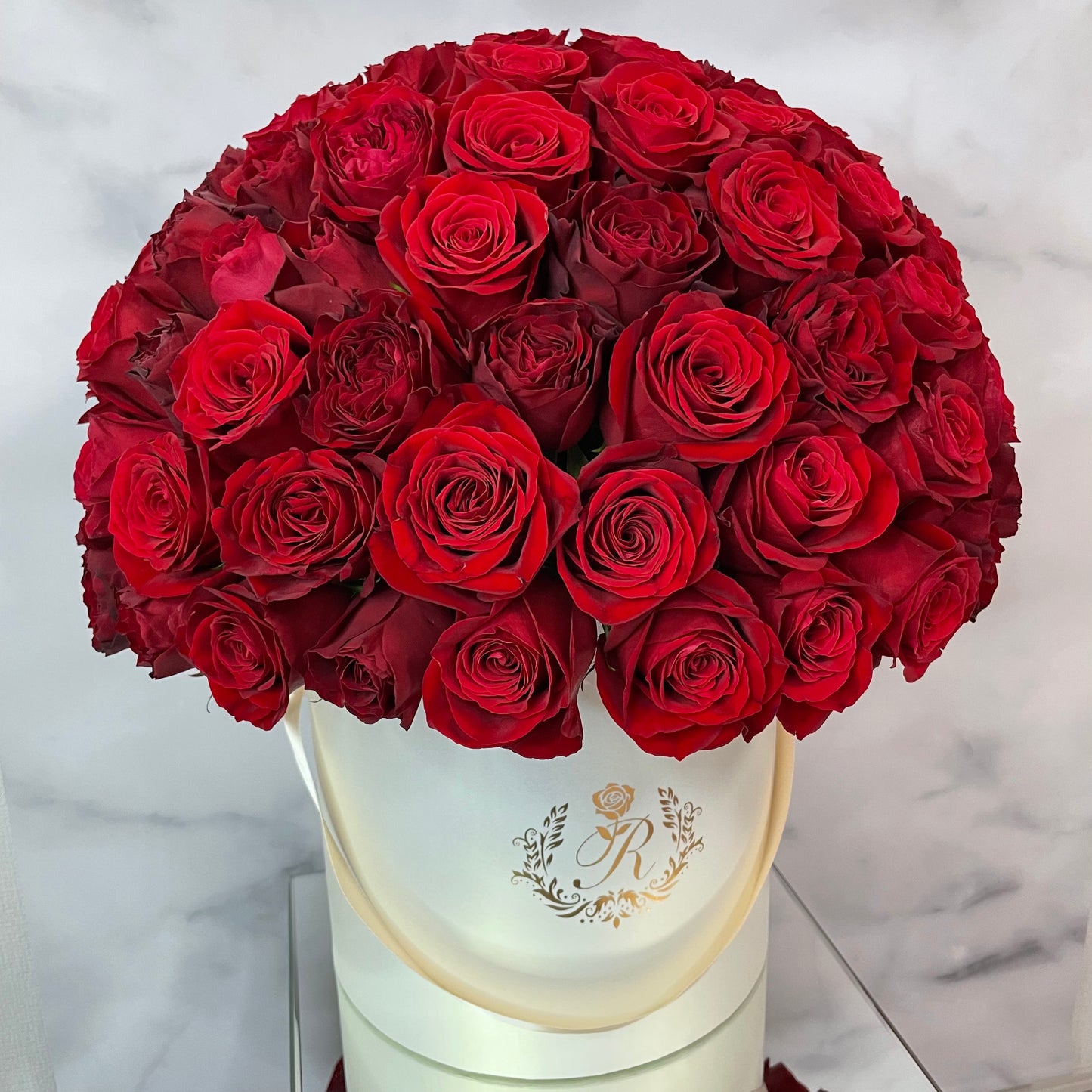 【WHITE BOX】プロポーズ用 赤バラ108本のドームフラワー