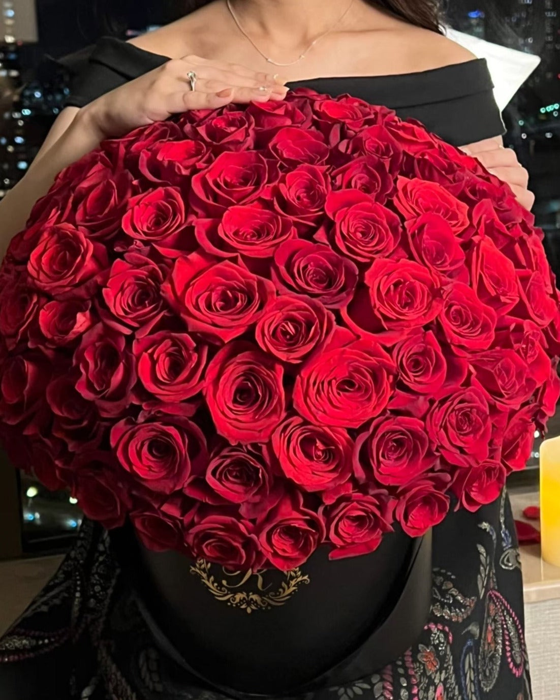 BLACK BOX】プロポーズ用 赤バラ108本のドームフラワー – La Richesse 