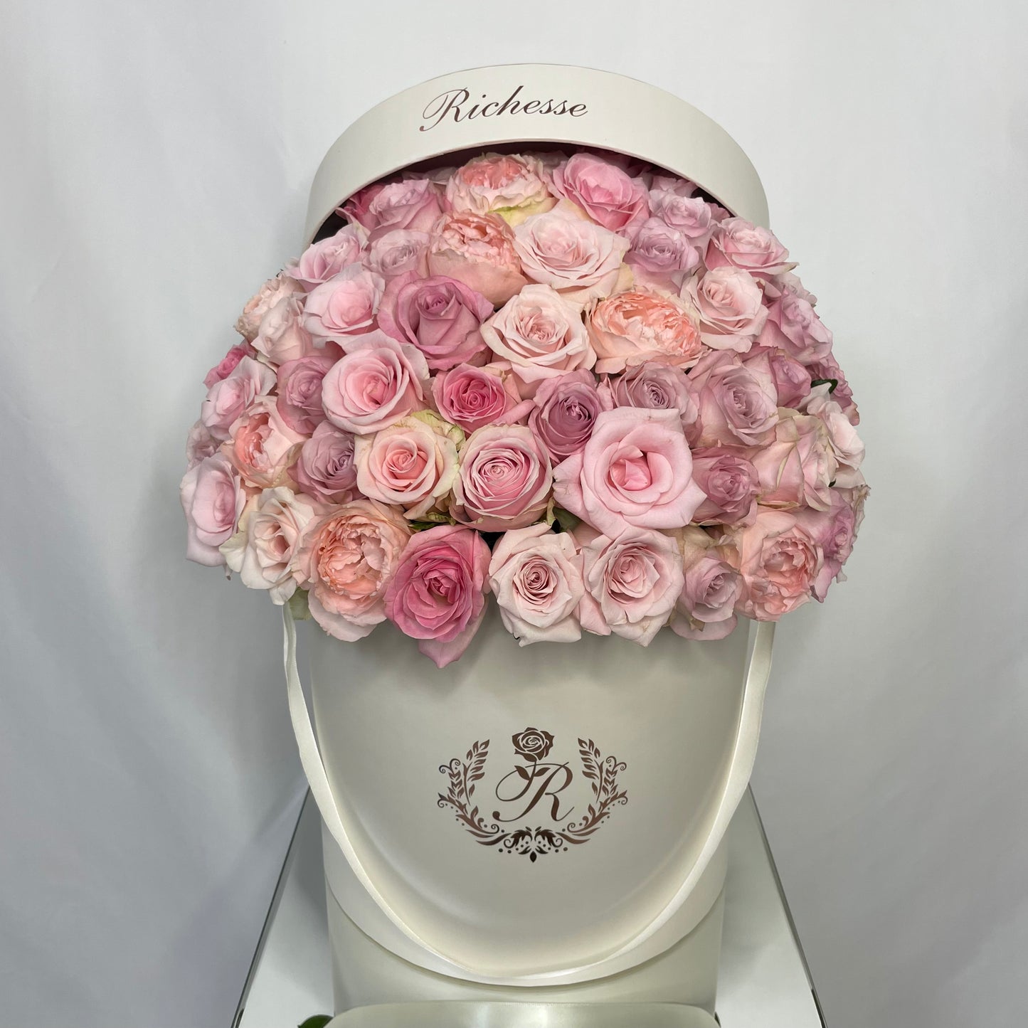 【WHITE BOX】Lサイズのバラのドームフラワー